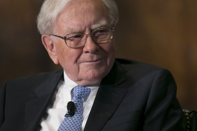 Tỷ phú Warren Buffett khuyên người trẻ: 2 "HÀO PHÓNG" khiến bạn mãi tầm thường, dù có tài nhưng không thể phất lên- Ảnh 1.