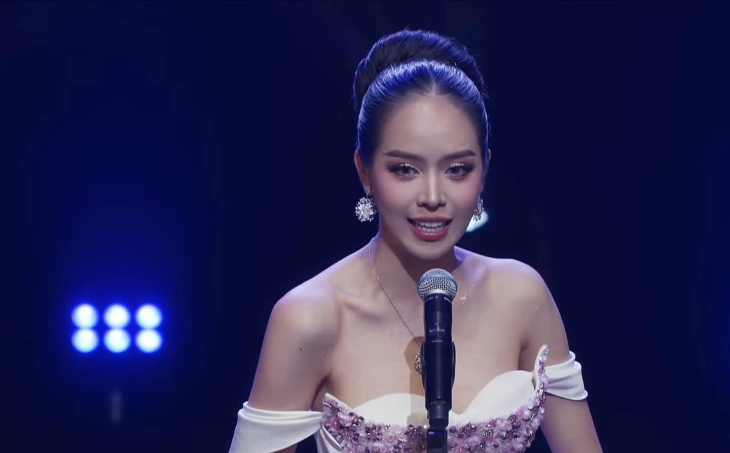 Chuyện "nổi da gà" của Hoa hậu Thanh Thuỷ giúp cô "hạ gục" 70 mỹ nhân trên toàn cầu được thầy dạy ứng xử tiết lộ- Ảnh 1.