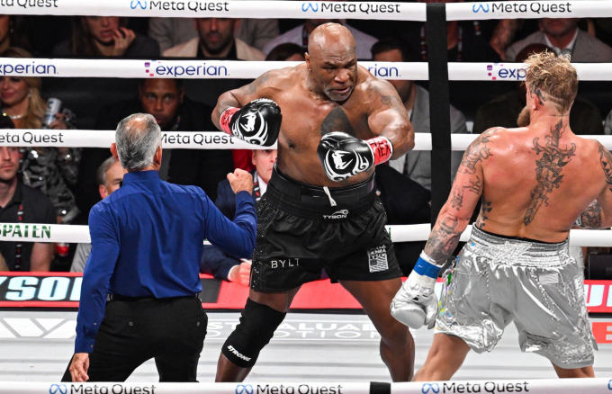 Mike Tyson liên tục cắn “một vật” khi đối đầu với Jake Paul, nguyên nhân đằng sau được tiết lộ- Ảnh 3.