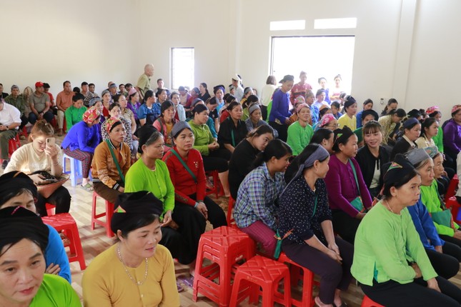 Gác đau thương, người dân Làng Nủ tổ chức Ngày hội Đại đoàn kết toàn dân tộc- Ảnh 6.