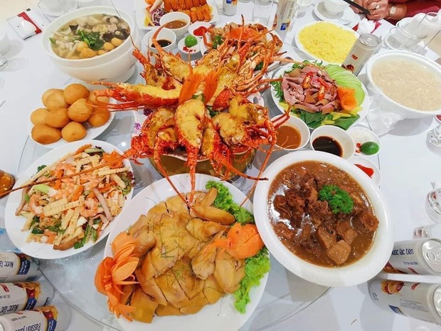 Hot lại đám cưới xa hoa tại lâu đài Thành Thắng - Ninh Bình: Riêng tiền hoa tươi đã ngốn 15 tỷ- Ảnh 4.