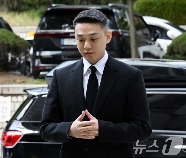 "Ảnh đế" Yoo Ah In dùng cái chết của cha xin giảm án tù gây phẫn nộ- Ảnh 2.