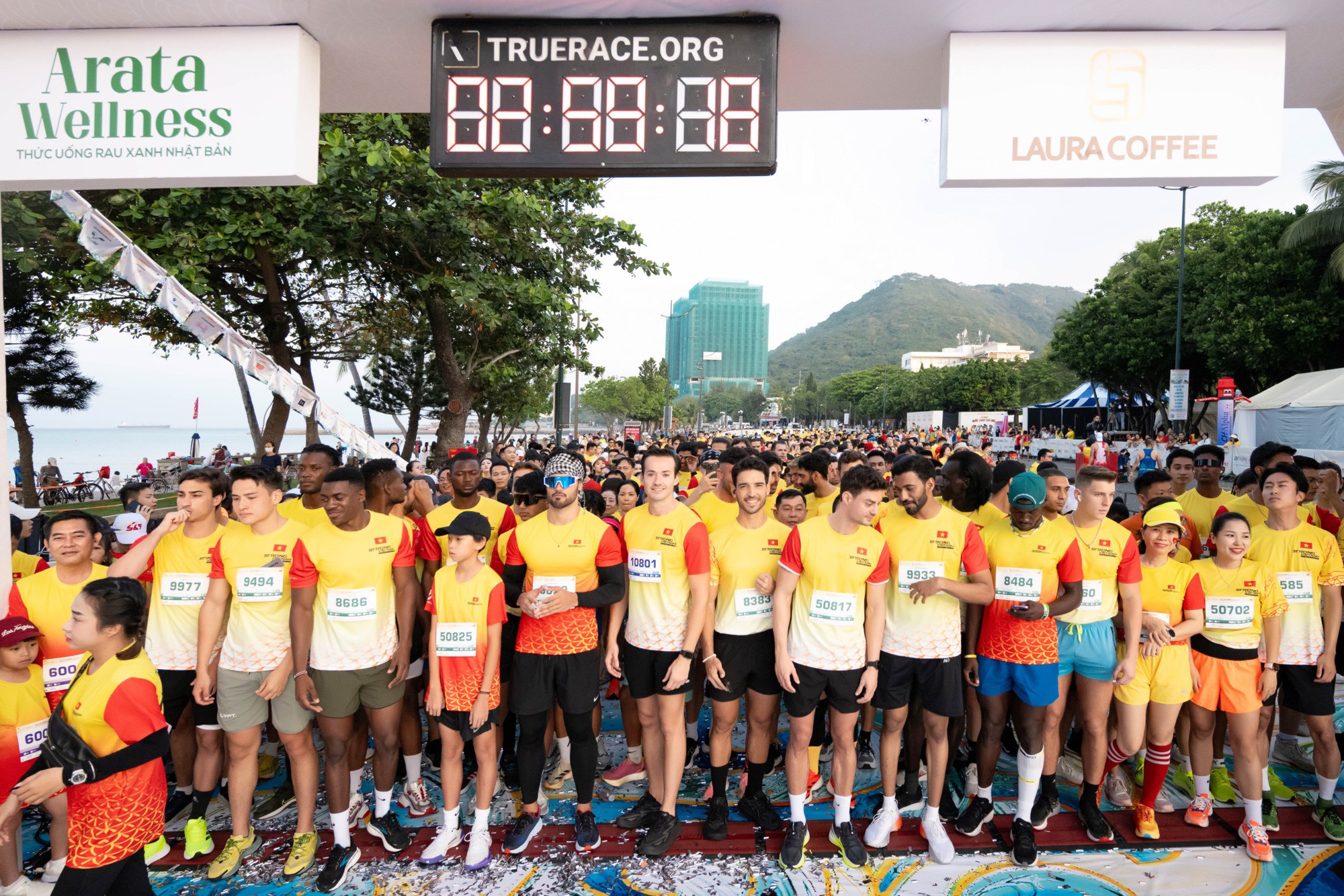 60 Nam vương thế giới, Hoa Á hậu tham gia Giải chạy Marathon quốc tế Strong Việt Nam 2024- Ảnh 11.