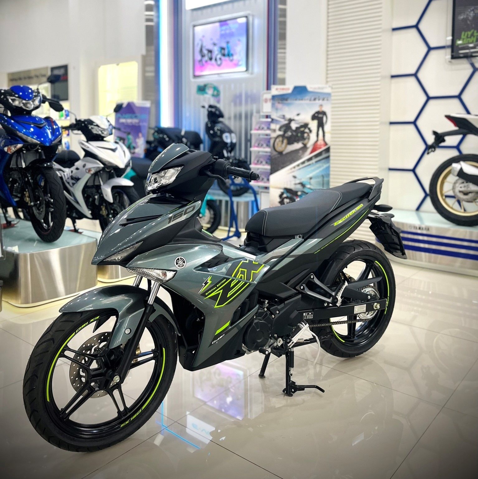 "Vua côn tay" 155cc đang nhận ưu đãi khủng trị giá 10 triệu đồng- Ảnh 1.