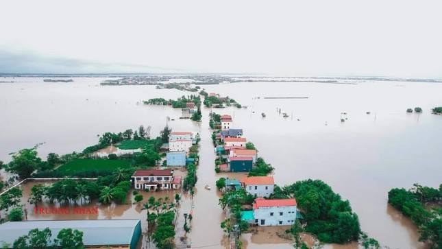 Miền Trung đối mặt mưa lũ đỉnh điểm- Ảnh 1.