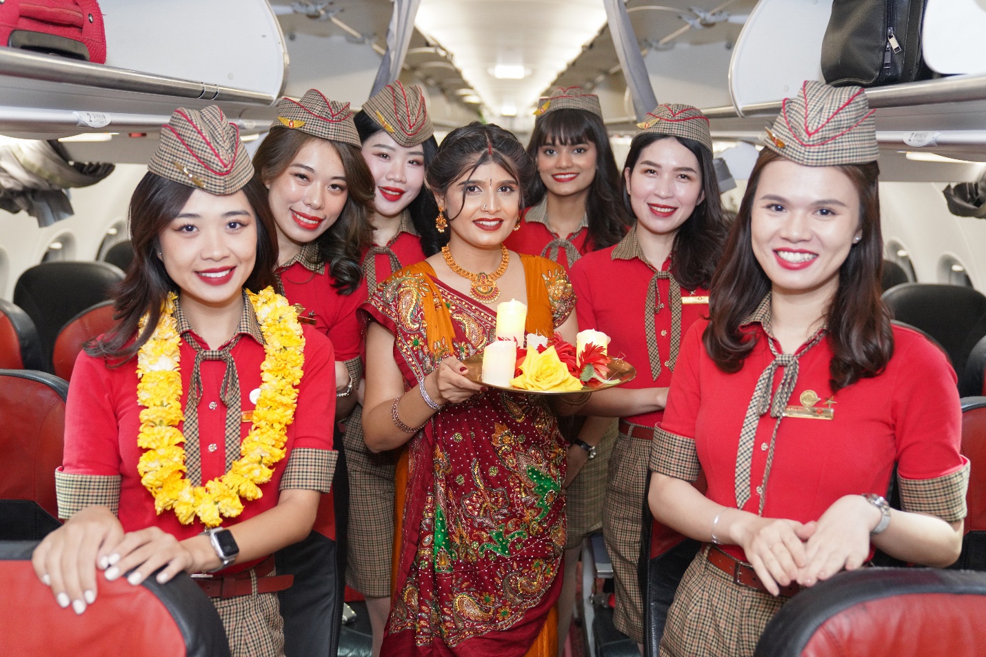 Đón lễ hội Diwali cùng Vietjet: Niềm vui ngập tràn, nhận quà ý nghĩa- Ảnh 10.