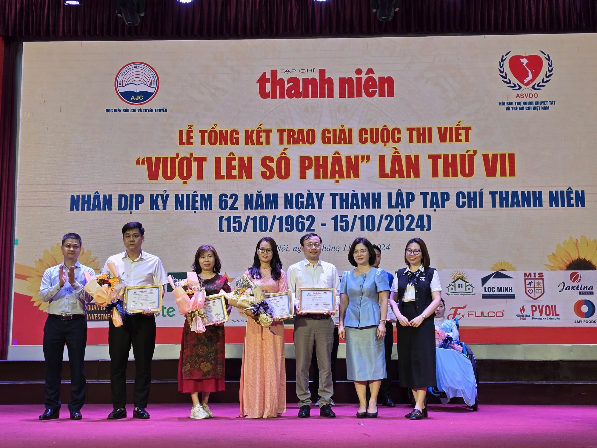 Lễ tổng kết, trao giải cuộc thi viết 'Vượt lên số phận' lần VII- Ảnh 9.