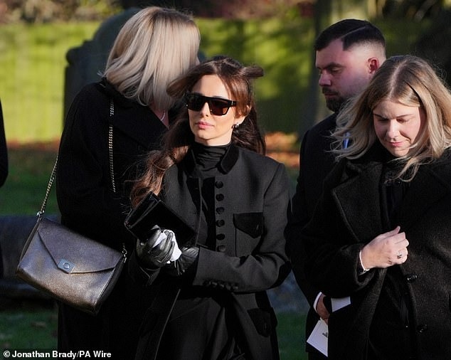 Liam Payne's funeral: One Direction reunites in tragic scenes, new and old lovers say goodbye with heartache - Photo 16.