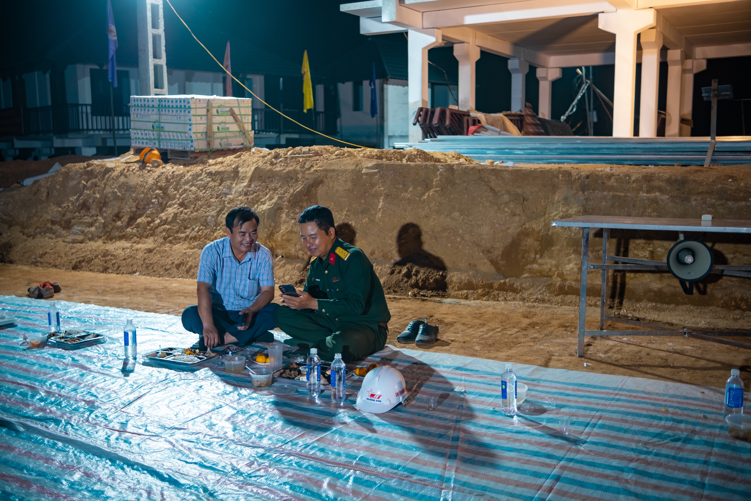 Về với Làng Nủ những ngày này: Nắng nhuộm vàng những ngôi nhà mới, người dân gượng dậy sau tang thương- Ảnh 16.