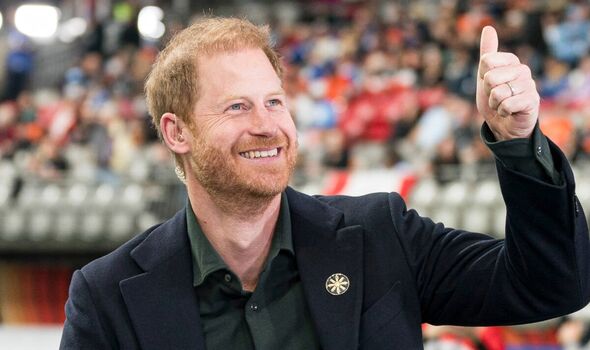 Harry lần nữa xuất hiện lẻ bóng ở Canada, trong khi Meghan bận rộn với kế hoạch riêng- Ảnh 3.