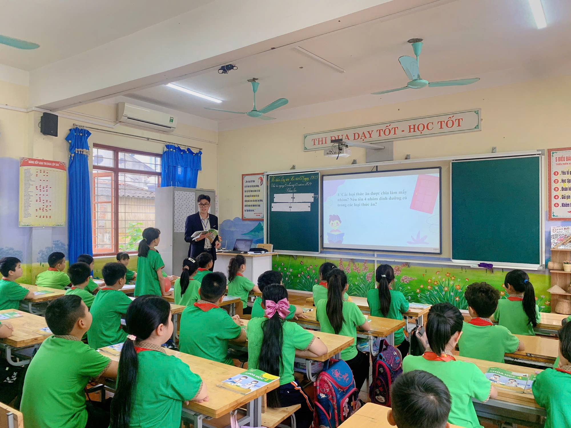 "Ra trường, thi đỗ viên chức, về quê làm việc" thầy giáo điển trai cao 1m85 ở Quảng Ninh bỗng trở nên nổi tiếng- Ảnh 5.