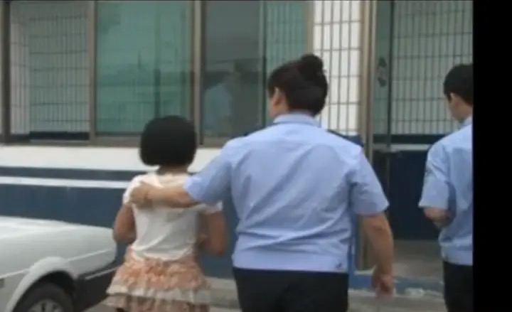Gặp đứa trẻ giống hệt mình, người mẹ nghi ngờ con gái Gặp đứa trẻ giống hệt mình, người mẹ nghi ngờ con gái