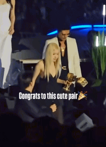 15 giây của Bruno Mars và Rosé khiến netizen ngỡ “tân lang tân nương” bước vào lễ đường- Ảnh 4.