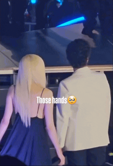 15 giây của Bruno Mars và Rosé khiến netizen ngỡ “tân lang tân nương” bước vào lễ đường- Ảnh 2.