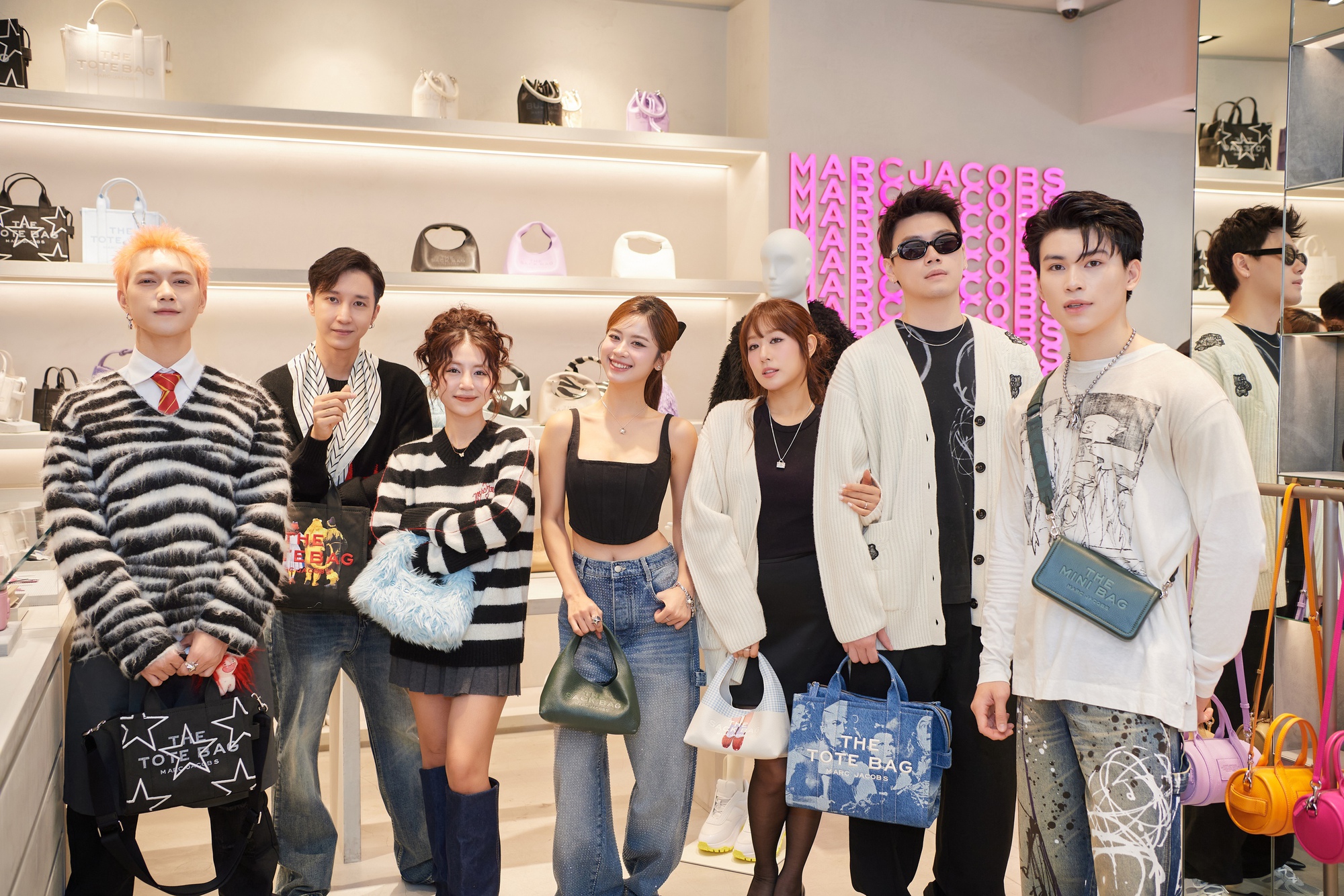 3 Anh Trai Say Hi bảnh đét cùng dàn trai xinh gái đẹp đổ bộ event Marc Jacobs- Ảnh 2.