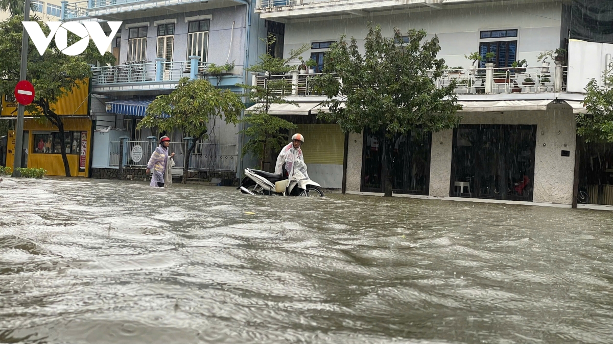 Chùm ảnh ngập lụt ở tỉnh Thừa Thiên Huế- Ảnh 5.