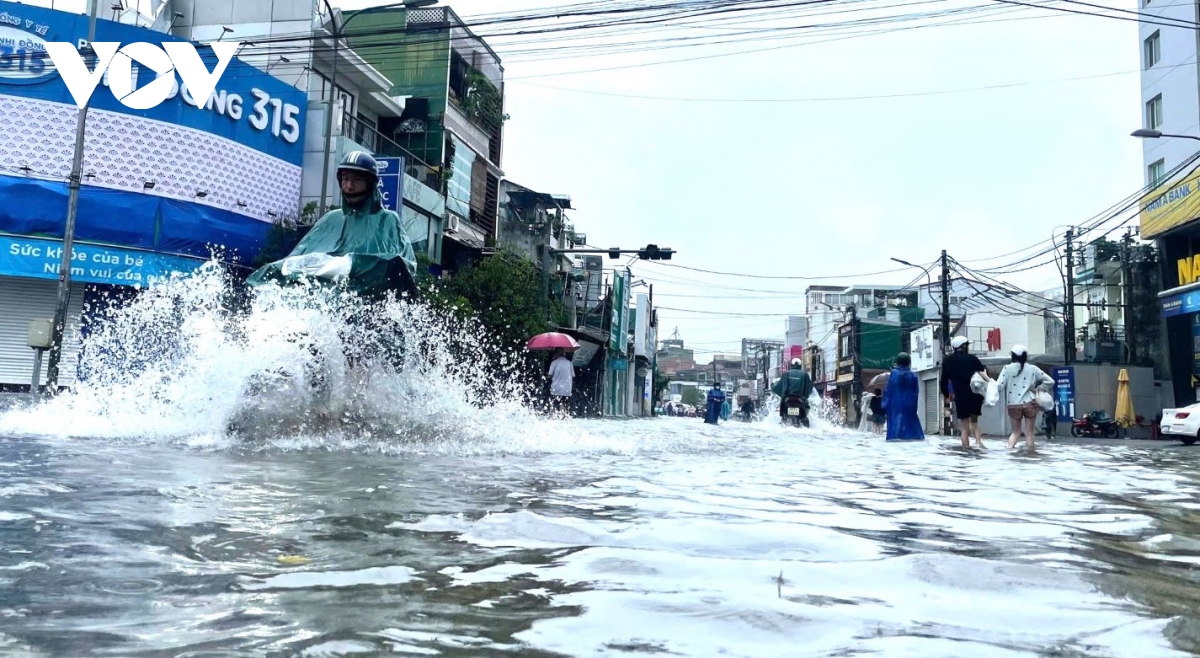 Chùm ảnh ngập lụt ở tỉnh Thừa Thiên Huế- Ảnh 6.