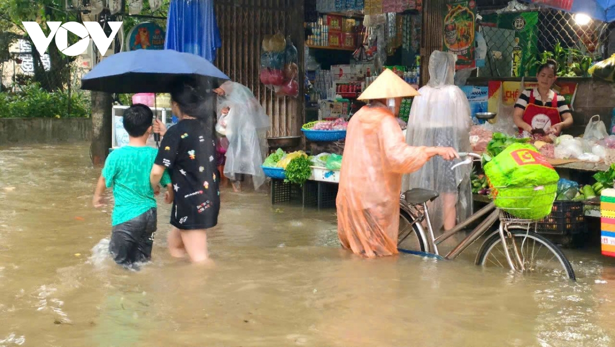 Chùm ảnh ngập lụt ở tỉnh Thừa Thiên Huế- Ảnh 4.