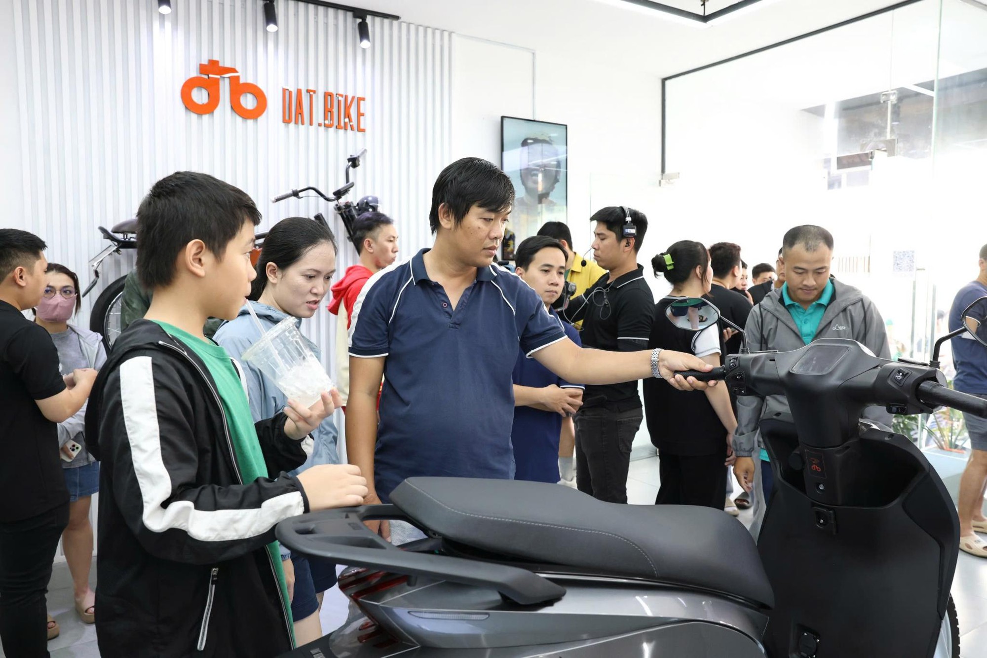 Chi 35-50 triệu mua xe máy điện, người dùng Dat Bike Quantum S-series nhận lại được gì?- Ảnh 1.