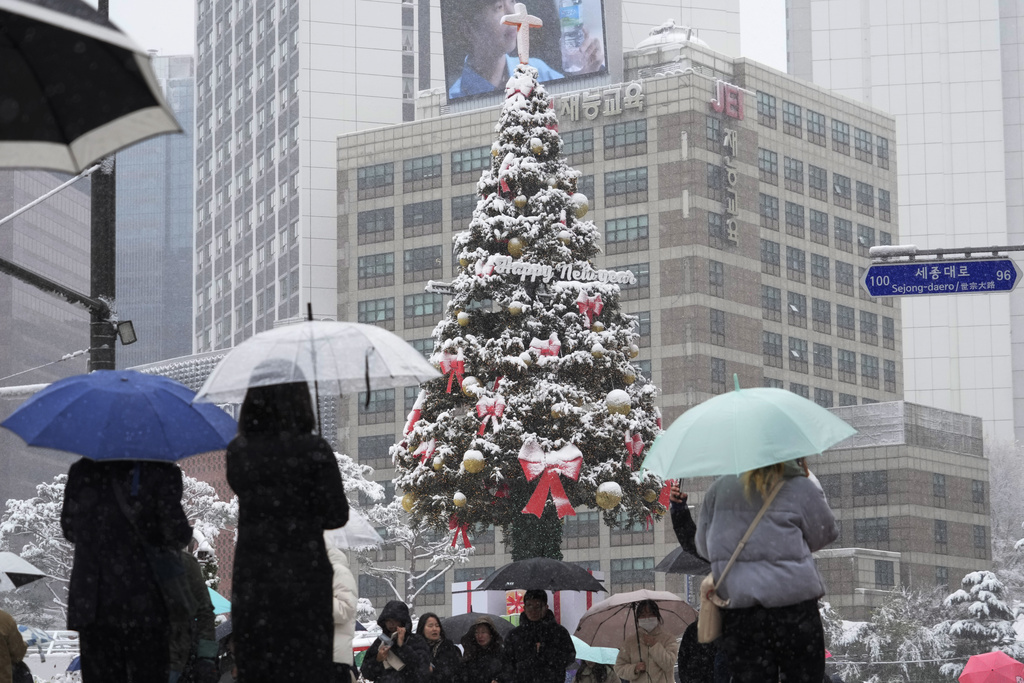 Nỗi lo mùa đông không lạnh tại xứ sở ông già Noel- Ảnh 1.