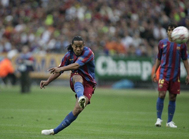 Nổi da gà với Ronaldinho- Ảnh 3.