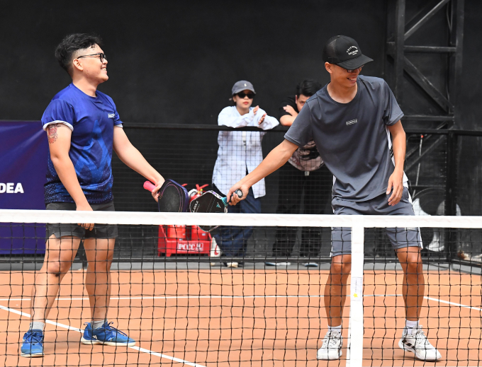 Những nụ cười sáng bừng giải FADO Fancy Pickleball: Thể thao vừa khoẻ vừa vui- Ảnh 3.