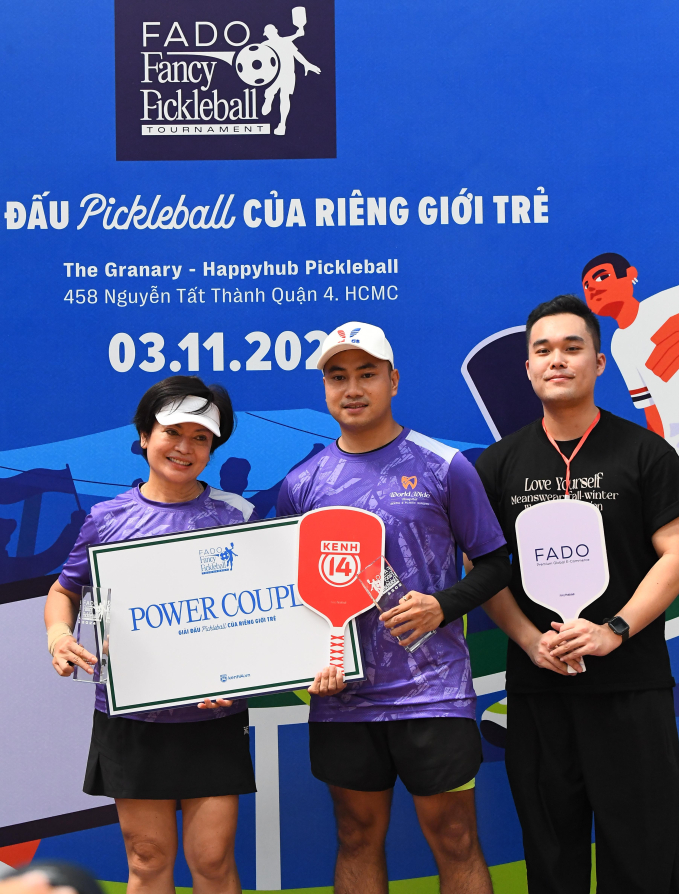 Khoảnh khắc ăn mừng đầy cảm xúc của những nhà vô địch FADO Fancy Pickleball trên bục vinh quang- Ảnh 7.