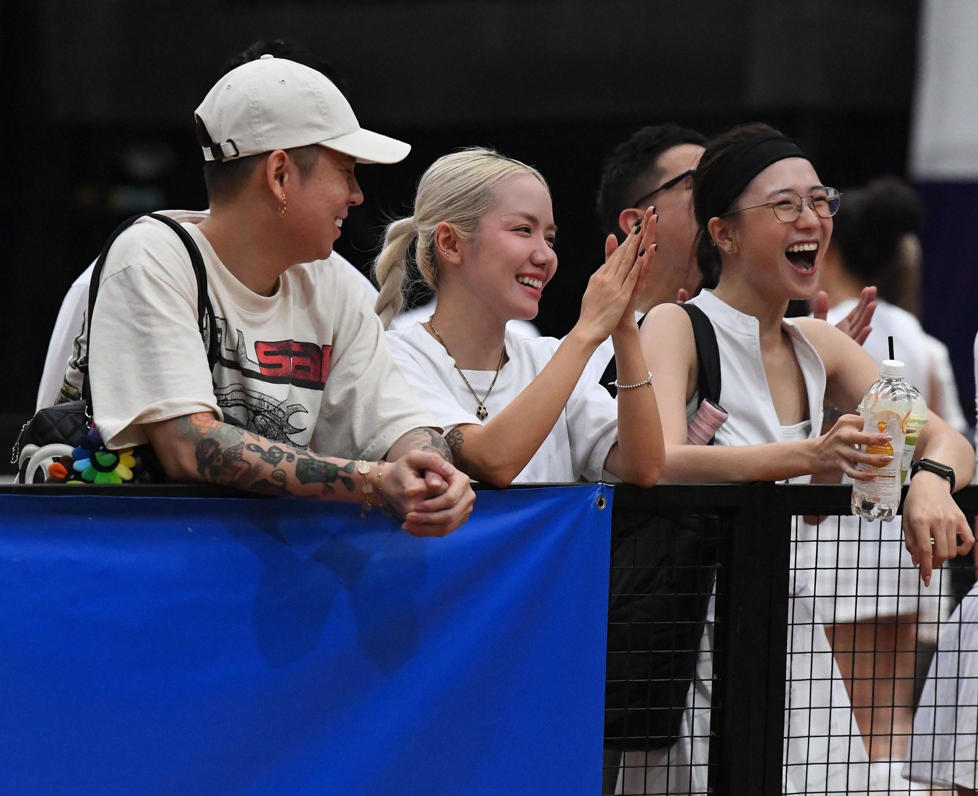 Bắt gặp Phương Ly - Andree kè kè trên sân pickleball, đàng trai có loạt hành động khiến con dân ghen tị!- Ảnh 3.