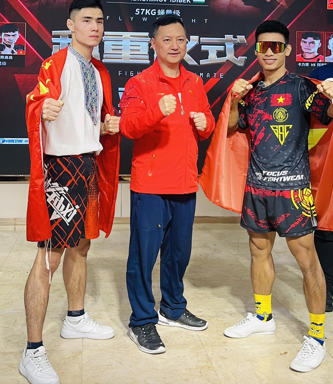 Tung cú đấm "sấm sét", võ sĩ Việt Nam hạ knock-out cao thủ Trung Quốc chỉ sau 95 giây- Ảnh 1.