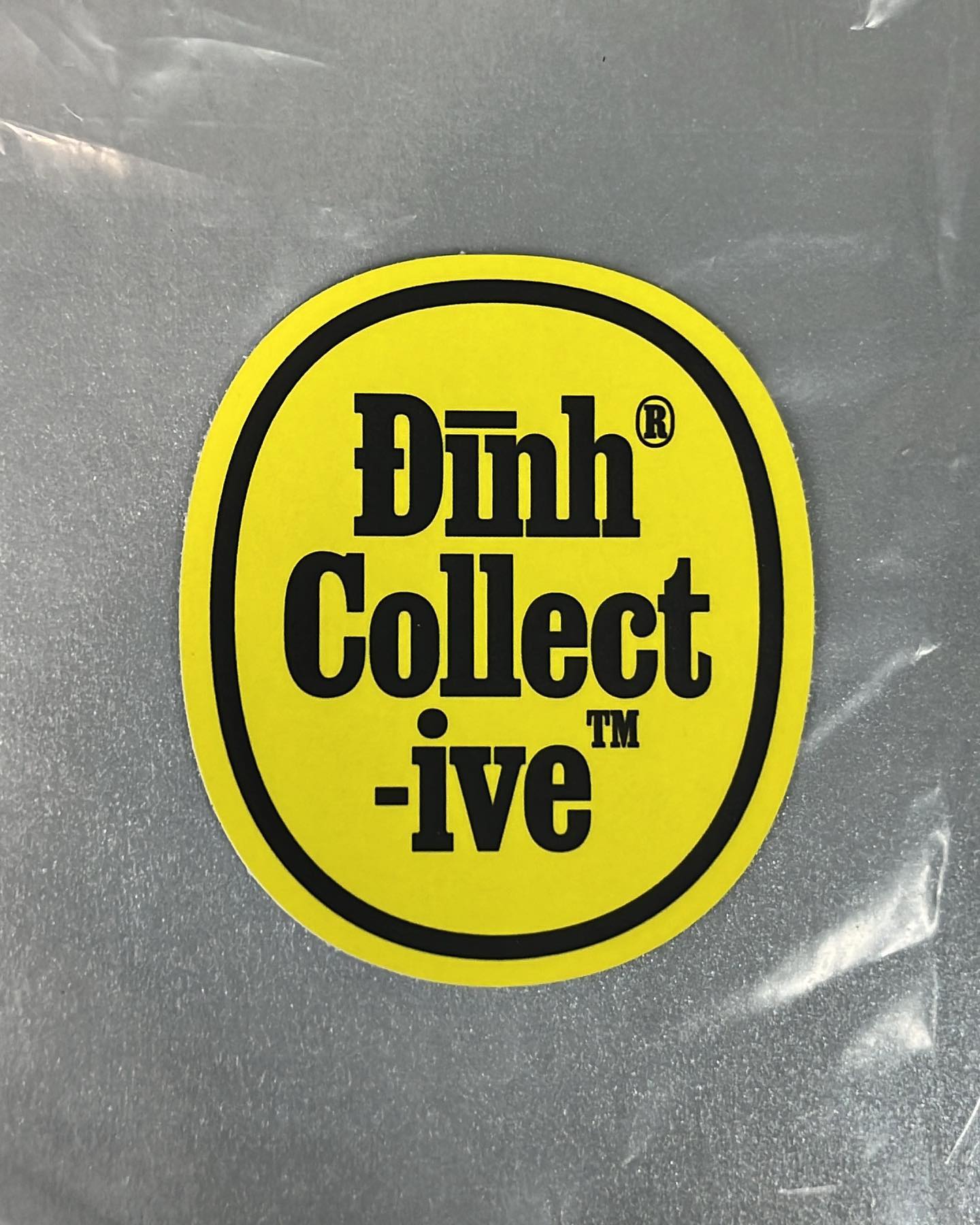 Đình Collective: Nhóm sáng tạo đi giao sticker thì bỗng được "chọn" vào dự án khủng của Hà Nội, oách nhất là thấy tác phẩm phủ kín Tràng Tiền- Ảnh 20.