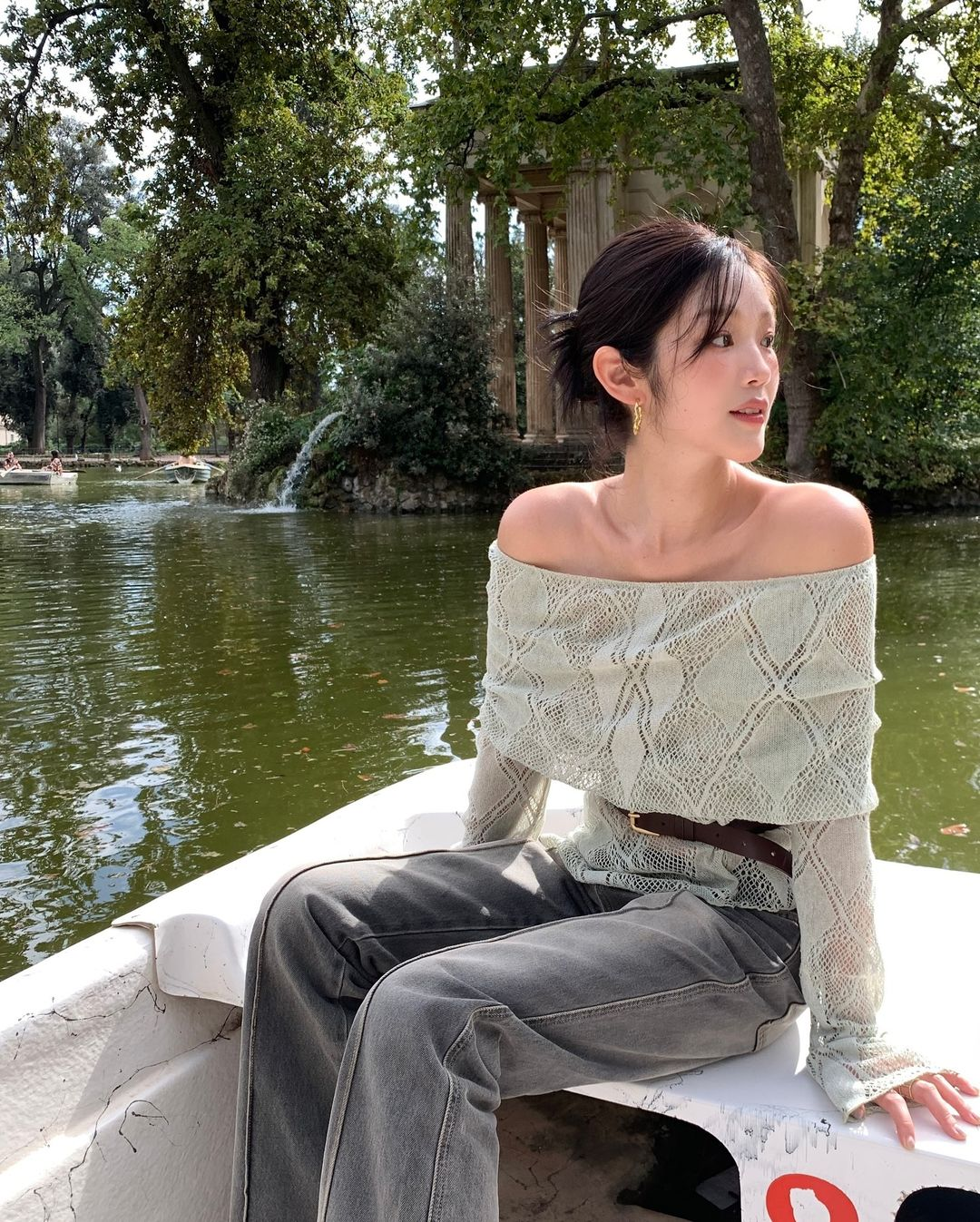 Lên đồ đi date: Chọn quần áo, makeup tươm tất nhưng thiếu 1 thứ thì bạn chắc chắn mất tự tin ngay- Ảnh 7.