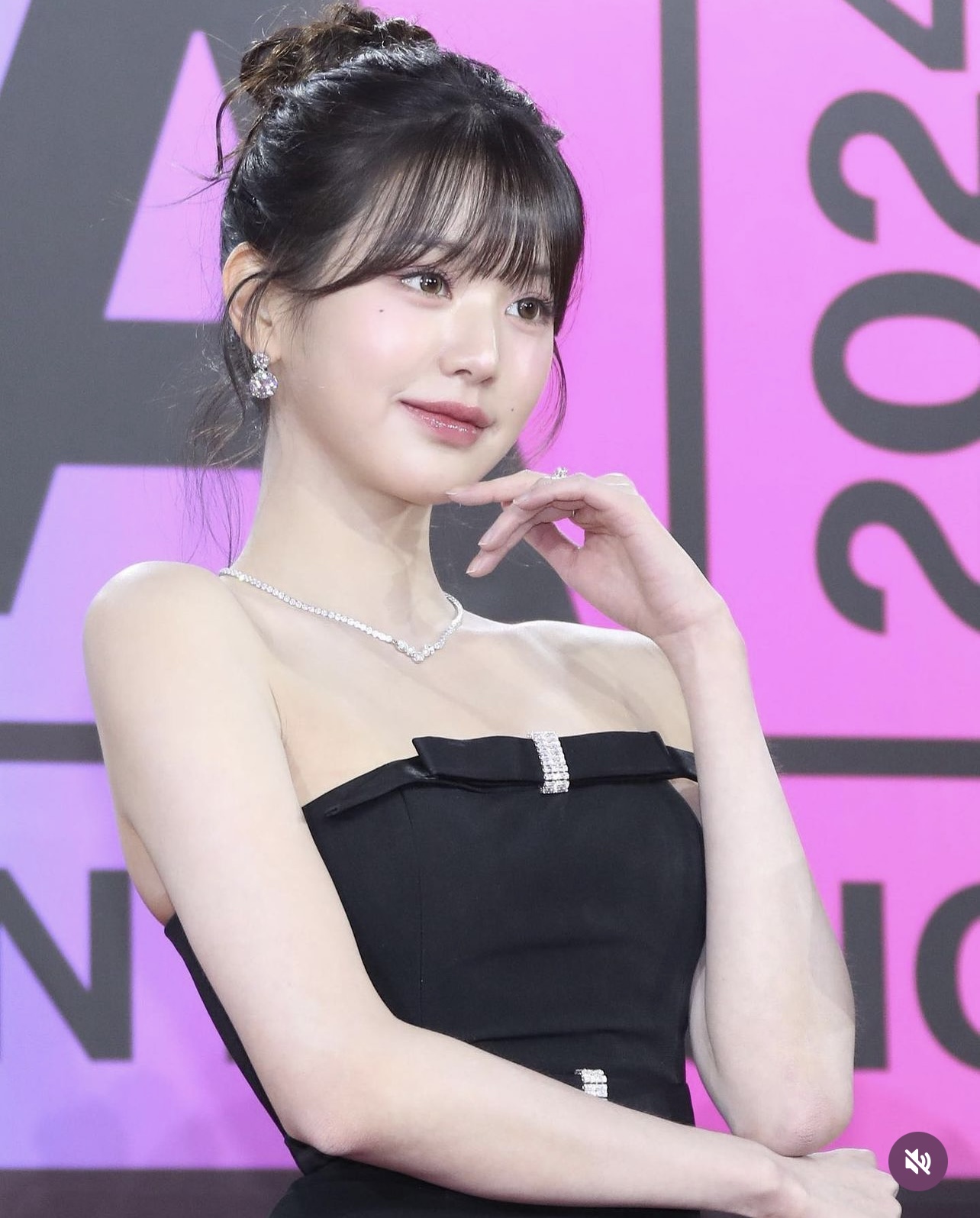 Công chúa Kpop khiến dân tình lo ngại chỉ sau 1 khoảnh khắc- Ảnh 7. Công chúa Kpop khiến dân tình lo ngại chỉ sau 1 khoảnh khắc- Ảnh 7.