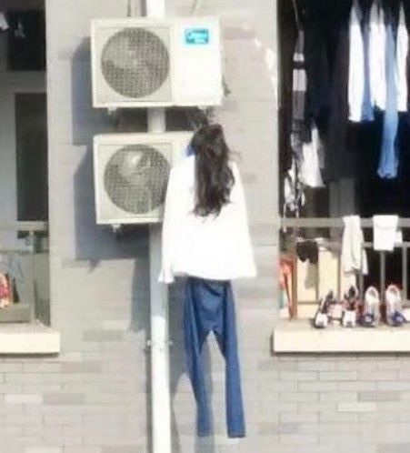 Nam sinh phơi 1 thứ bên ngoài ký túc xá khiến các nữ sinh hoảng loạn- Ảnh 2.