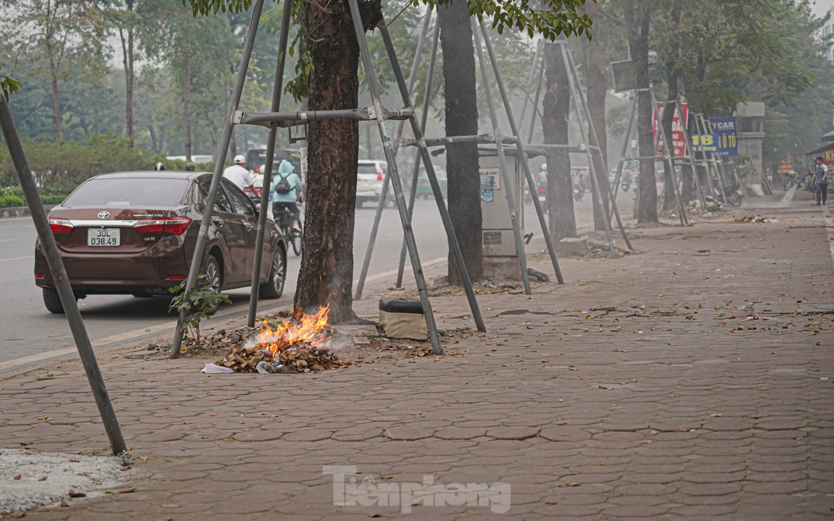 Trời Hà Nội mờ đục vì ô nhiễm, một số nơi không khí ở mức xấu- Ảnh 12.