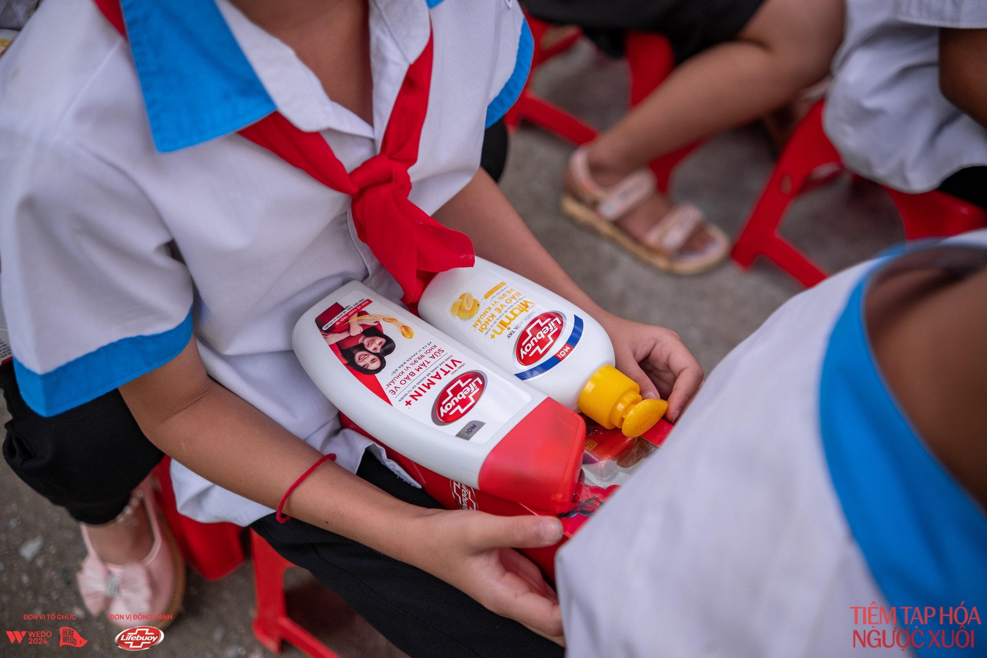 Chùm ảnh: Những nụ cười rạng rỡ của thầy và trò tại trường Tiểu học Xuân Vân- Ảnh 8.