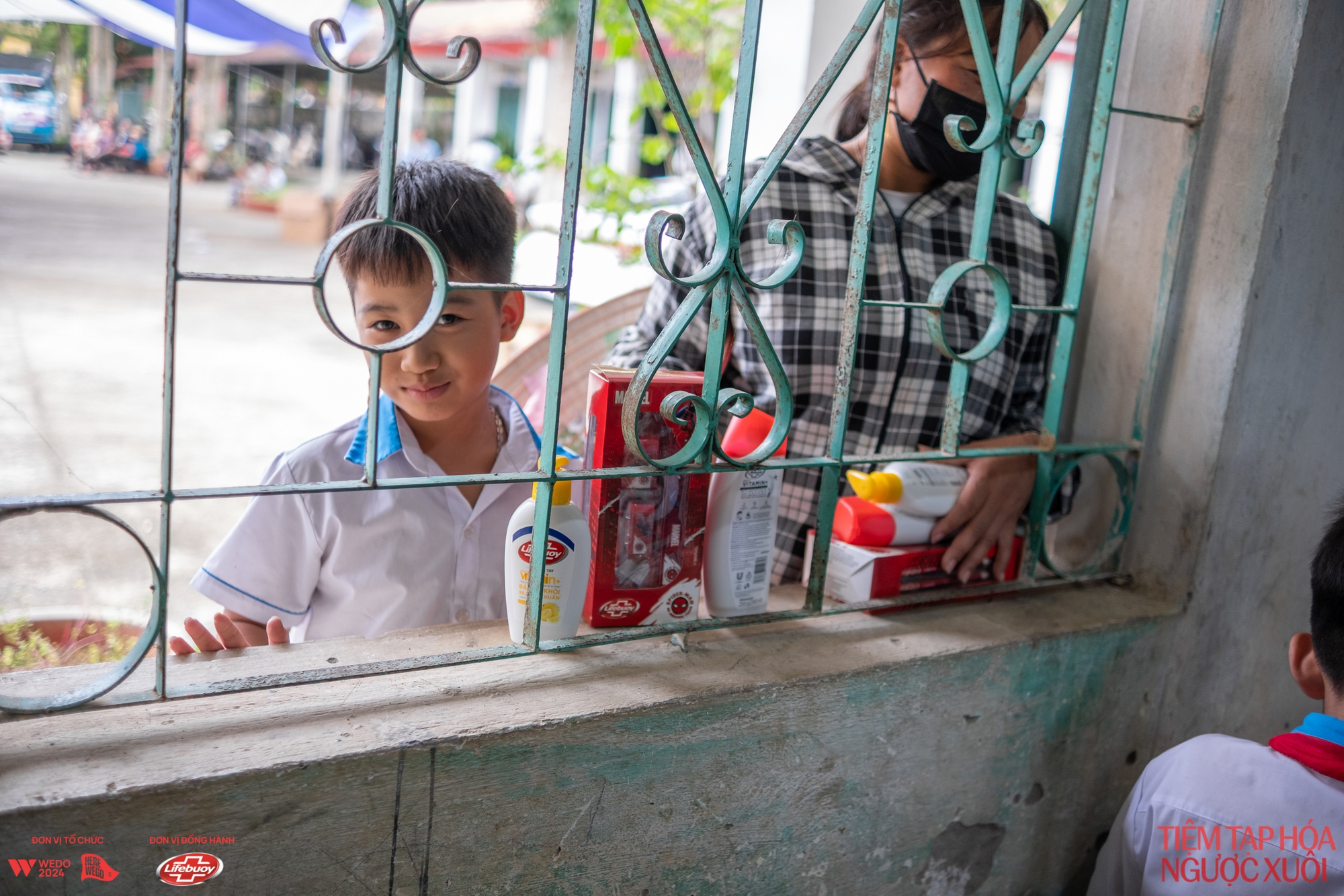 Chùm ảnh: Những nụ cười rạng rỡ của thầy và trò tại trường Tiểu học Xuân Vân- Ảnh 17.