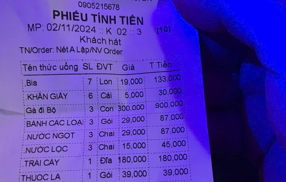 Phát hiện "mặt hàng lạ" trong phiếu tính tiền ở 1 quán karaoke tại Đà Nẵng- Ảnh 2.