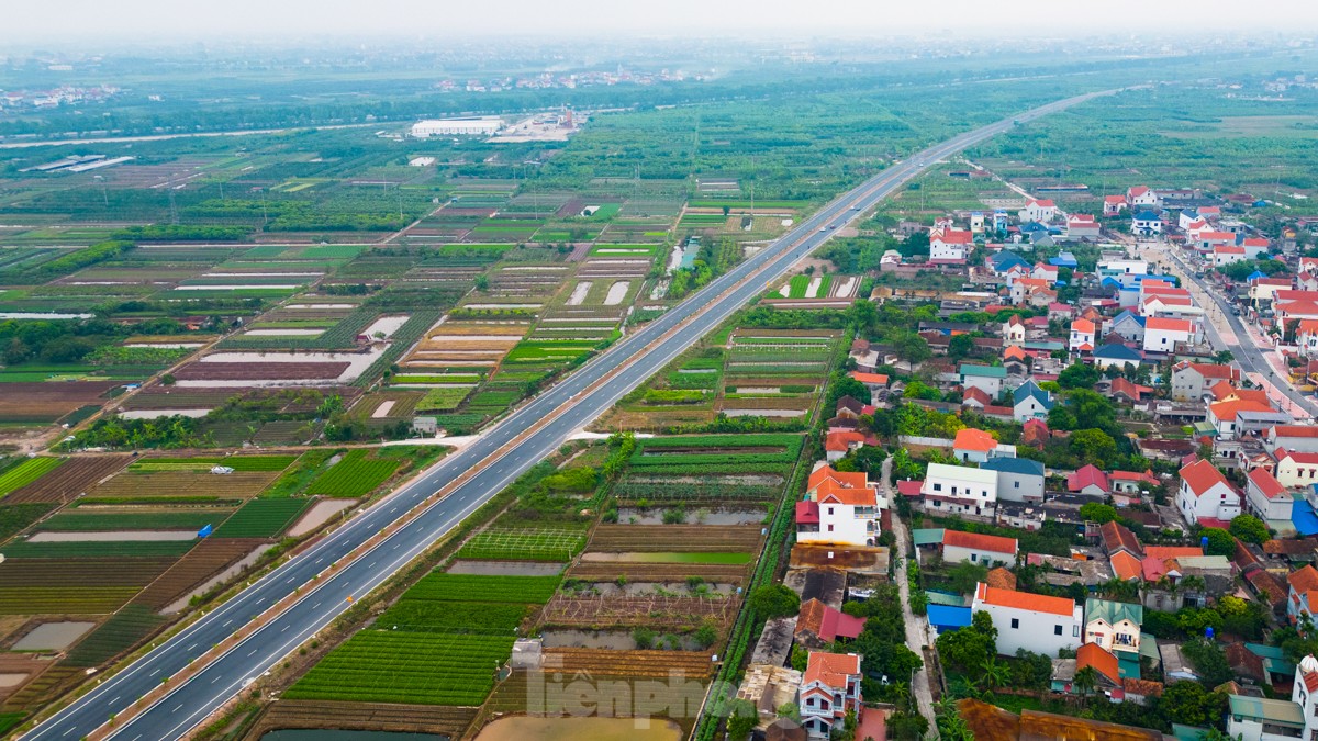 Cận cảnh tuyến đường liên tỉnh Hà Nội - Hưng Yên gần 3.000 tỷ sắp hoàn thành- Ảnh 1.