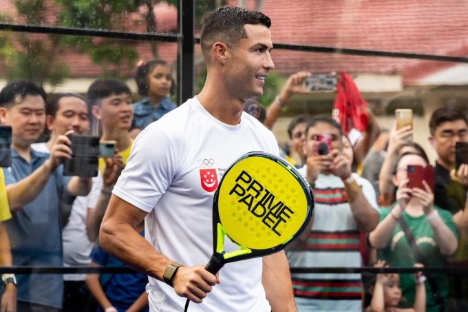 Ronaldo say mê một môn giống pickleball, mua luôn một trung tâm thể thao để tập cho dễ- Ảnh 1.