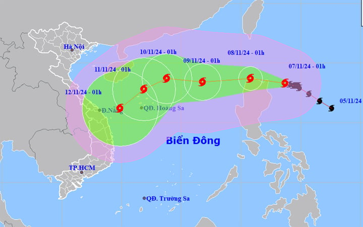 Bão Yinxing tiệm cận cấp siêu bão, ngày mai đổ bộ Biển Đông- Ảnh 1.