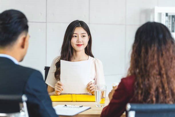 Nhà tuyển dụng hỏi: "Có 10 quả lê, chia cho 15 người, làm sao để chia cho công bằng?", ứng viên EQ cao trả lời khôn ngoan, ghi điểm tuyệt đối, được nhận ngay!- Ảnh 1.