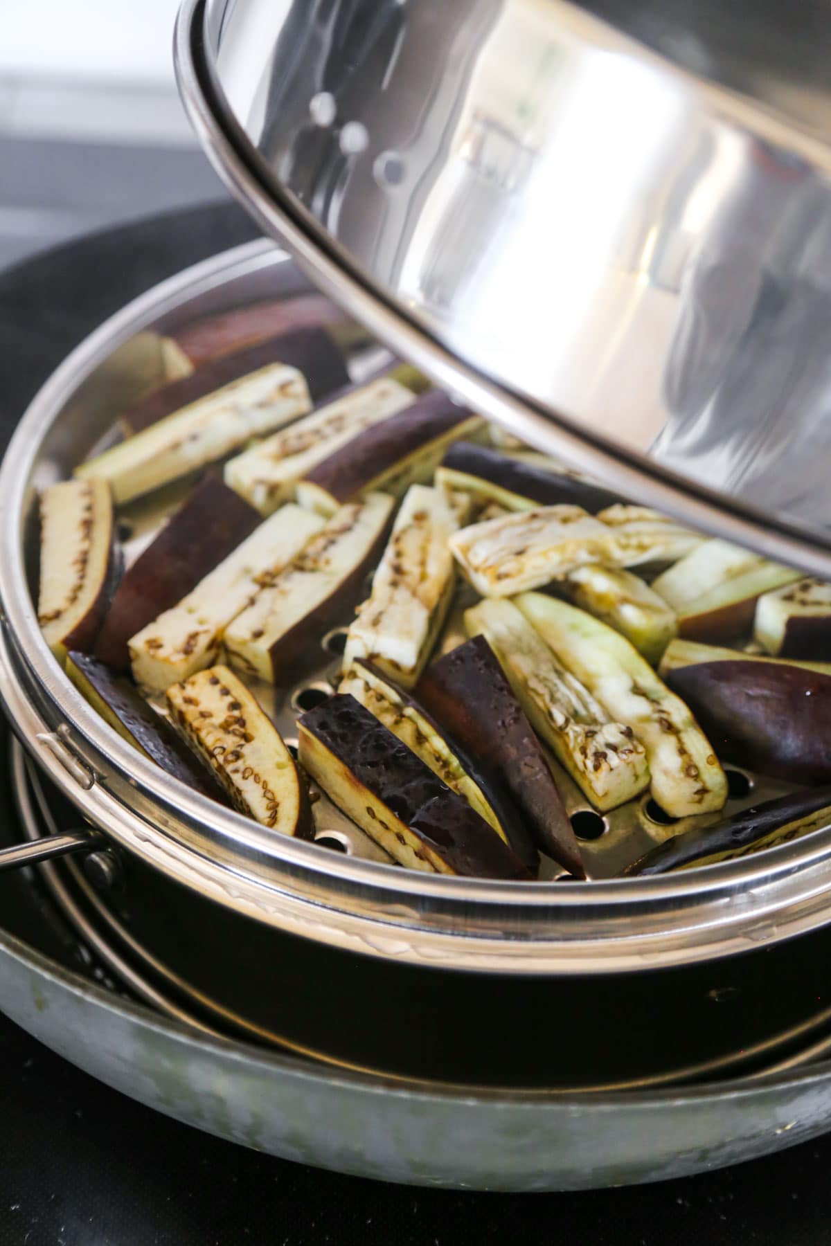 M&oacute;n ăn l&agrave;m từ loại quả m&agrave;u t&iacute;m gi&agrave;u chất chống oxy h&oacute;a lại hỗ trợ giảm b&eacute;o cực đỉnh, gi&uacute;p chị em eo thon đ&oacute;n Tết- Ảnh 4.