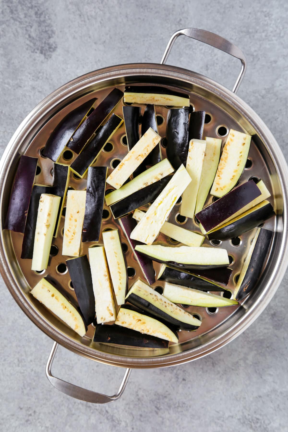 M&oacute;n ăn l&agrave;m từ loại quả m&agrave;u t&iacute;m gi&agrave;u chất chống oxy h&oacute;a lại hỗ trợ giảm b&eacute;o cực đỉnh, gi&uacute;p chị em eo thon đ&oacute;n Tết- Ảnh 3.