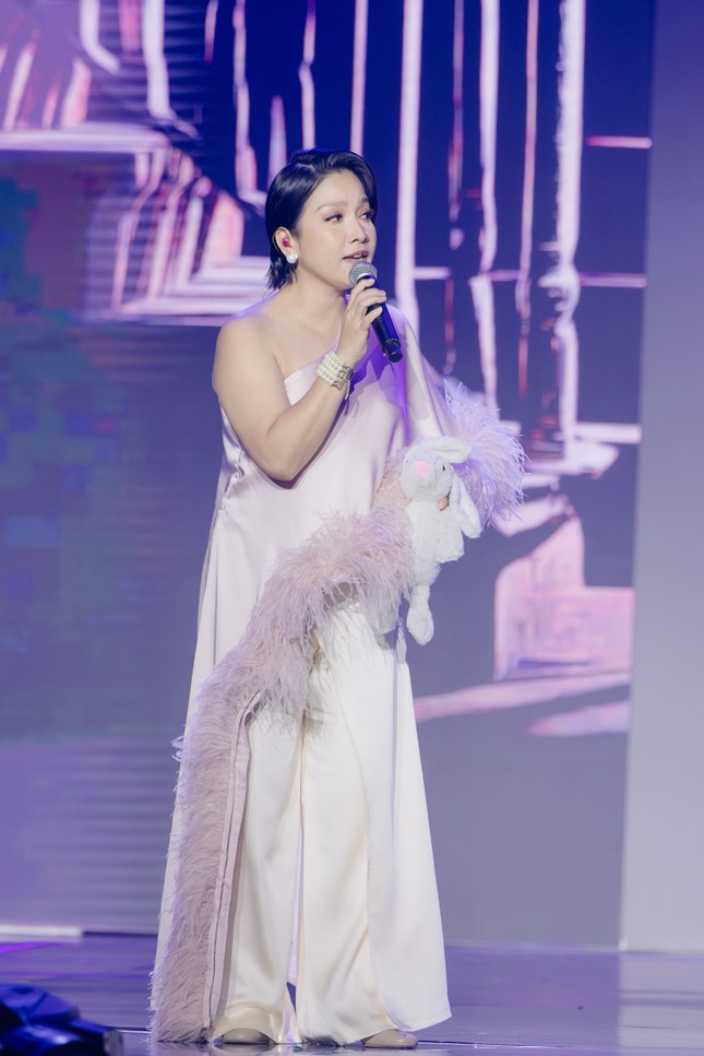 Kh&aacute;n giả kh&oacute;c khi nghe Mỹ Linh, Phương Thanh xin lỗi- Ảnh 3.