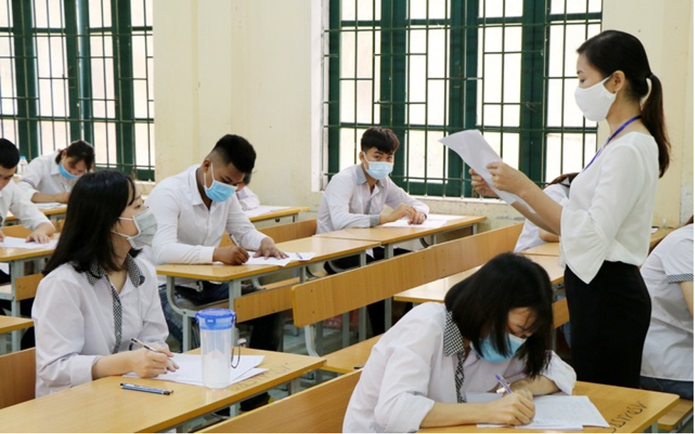 Phụ huynh H&agrave; Nội "mừng như bắt được v&agrave;ng" trước 1 th&ocirc;ng tin mới về việc thi cử: D&acirc;n t&igrave;nh r&ocirc;m rả tranh luận- Ảnh 1.