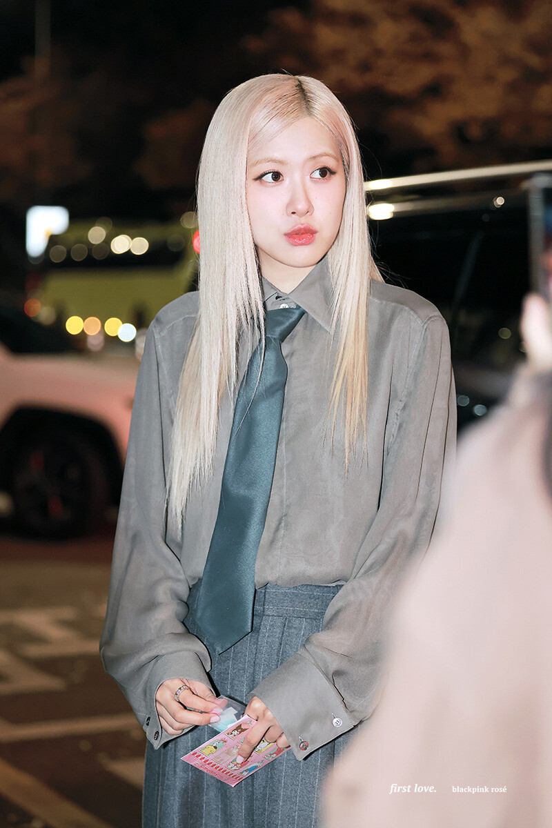 Một th&agrave;nh vi&ecirc;n nh&oacute;m BLACKPINK đang chạm đỉnh nhan sắc: Mặc g&igrave; cũng đẹp, để kiểu t&oacute;c n&agrave;o cũng xinh- Ảnh 14.