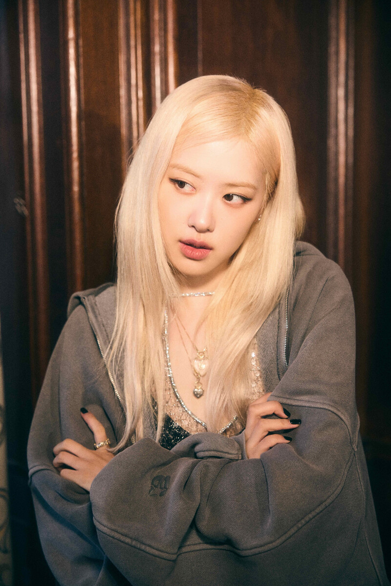 Một th&agrave;nh vi&ecirc;n nh&oacute;m BLACKPINK đang chạm đỉnh nhan sắc: Mặc g&igrave; cũng đẹp, để kiểu t&oacute;c n&agrave;o cũng xinh- Ảnh 10.