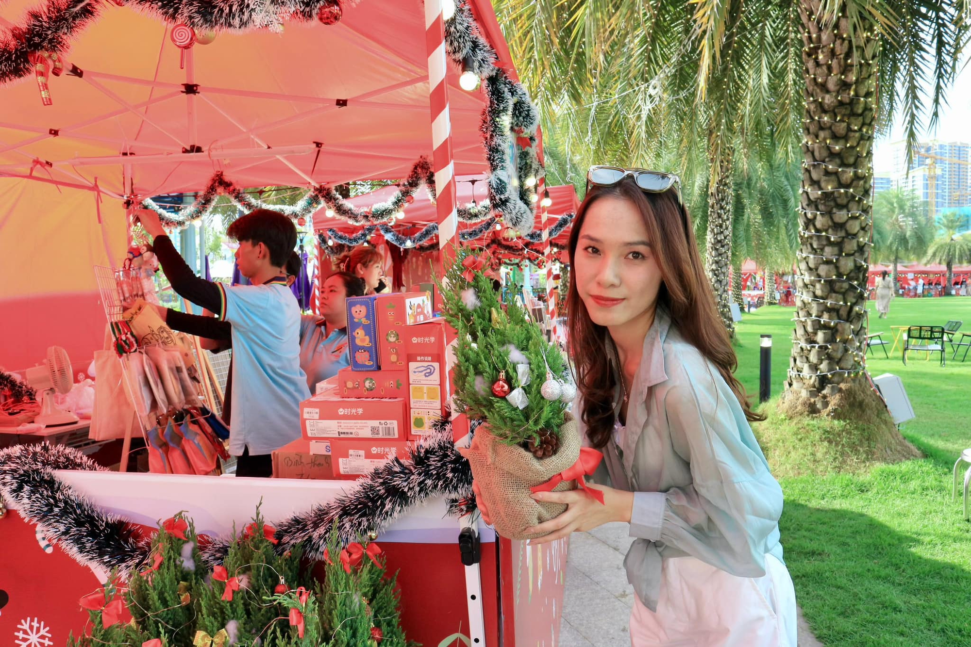 Không chỉ có show diễn âm nhạc hoành tráng, giới trẻ Việt còn mê mẩn 8Wonder vì lý do này- Ảnh 18.