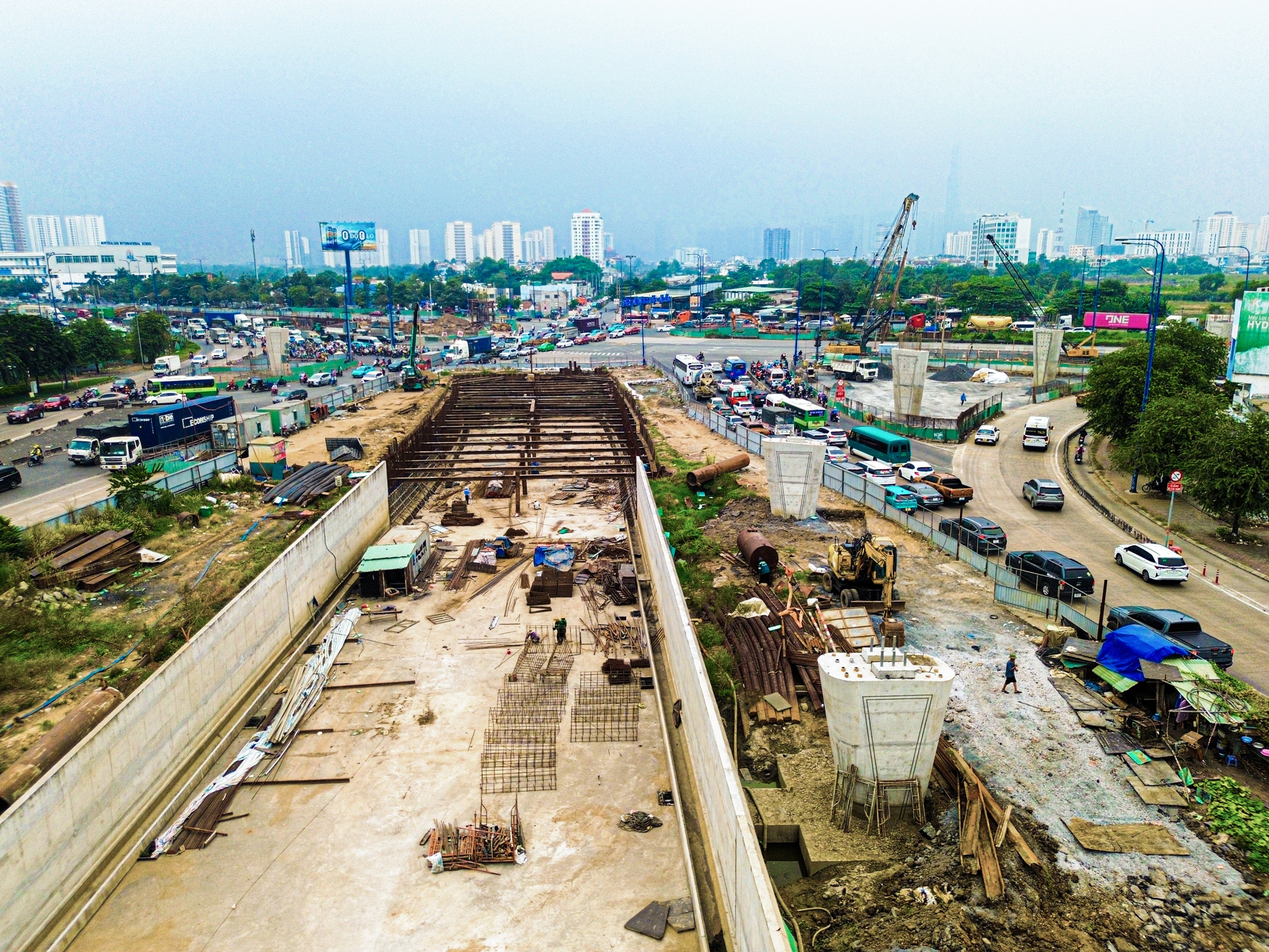 N&uacute;t giao c&oacute; s&aacute;u c&acirc;y cầu, hai hầm chui, trị gi&aacute; 3.400 tỷ dần lộ r&otilde; h&igrave;nh h&agrave;i, sẽ ho&agrave;n th&agrave;nh sau một năm nữa- Ảnh 7.