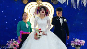 C&ocirc; d&acirc;u kh&oacute;c nghẹn khi thấy bố đang đau bệnh vẫn cố gắng l&ecirc;n s&acirc;n khấu v&igrave; con, th&aacute;i độ của ch&uacute; rể g&acirc;y bất ngờ- Ảnh 1.